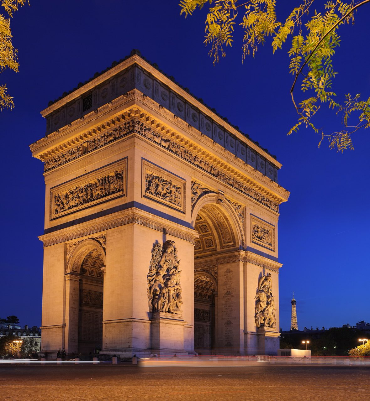 Vítězný oblouk (Arc de Triomphe)