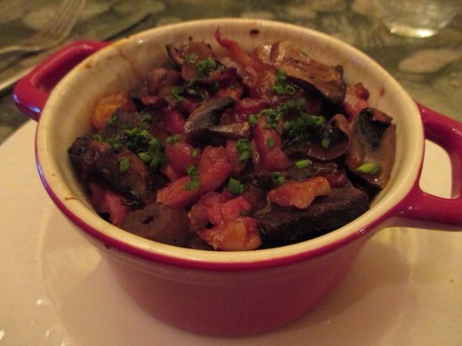 Boeuf bourguignon (hovězí po burgundsku)